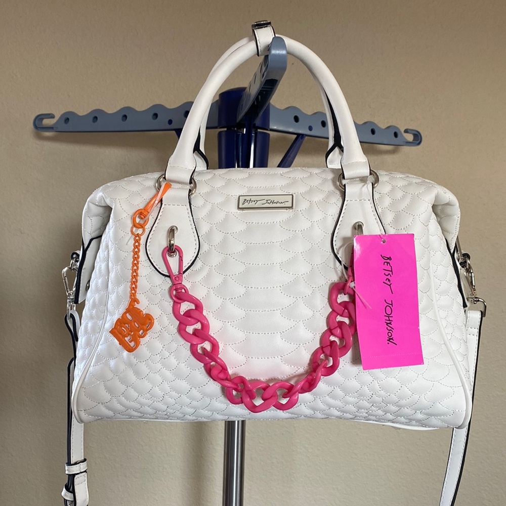 3.Betsey Johnson Brand New with tags.Excellent condition.Very cute.